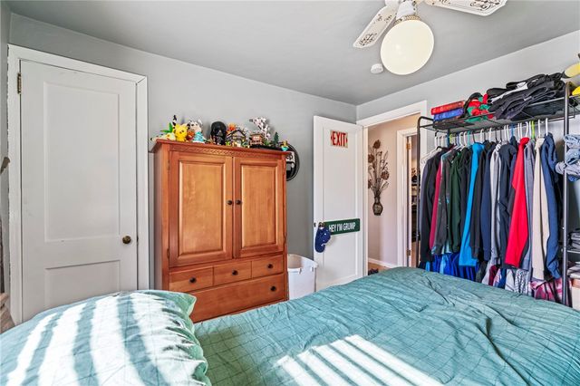 2002 Vermont Ave, West Mifflin, PA 15122