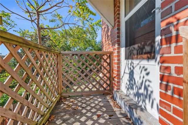 2002 Vermont Ave, West Mifflin, PA 15122