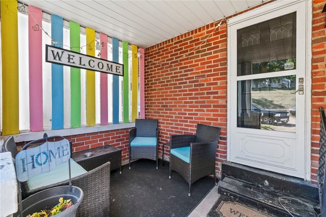 2002 Vermont Ave, West Mifflin, PA 15122