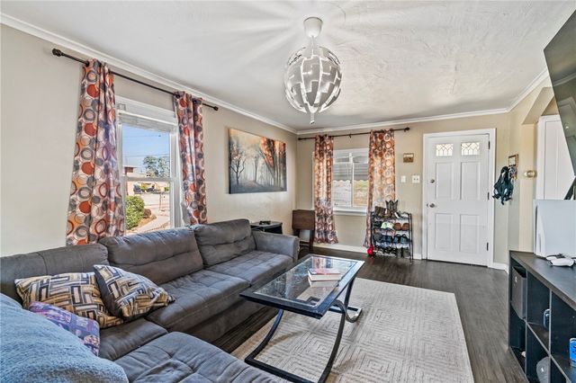 2002 Vermont Ave, West Mifflin, PA 15122