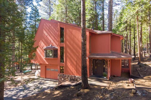 3703 Ottawa Dr, Dorrington, CA 95223