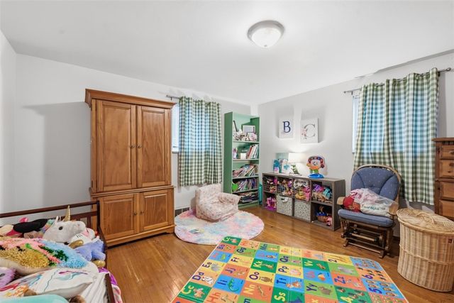 239 Golden Gate Dr, Verona, PA 15147
