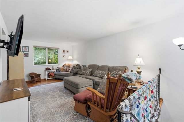 239 Golden Gate Dr, Verona, PA 15147