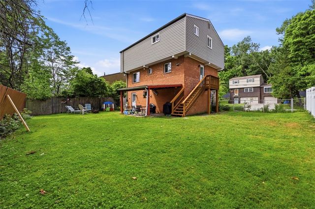239 Golden Gate Dr, Verona, PA 15147