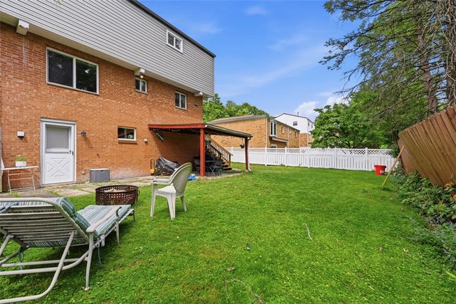 239 Golden Gate Dr, Verona, PA 15147