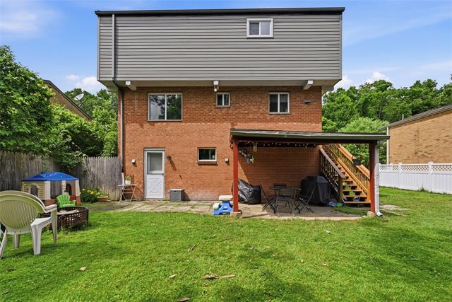 239 Golden Gate Dr, Verona, PA 15147