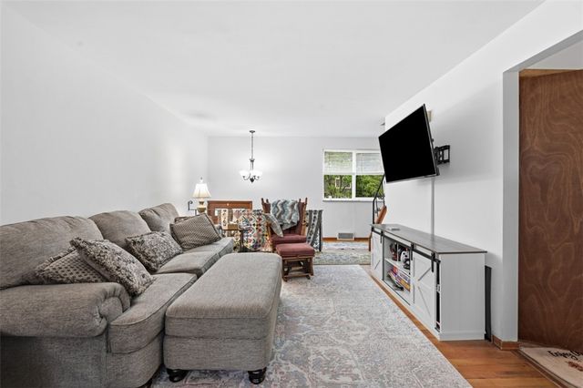 239 Golden Gate Dr, Verona, PA 15147