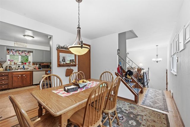 239 Golden Gate Dr, Verona, PA 15147