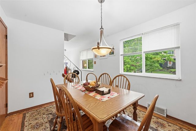 239 Golden Gate Dr, Verona, PA 15147