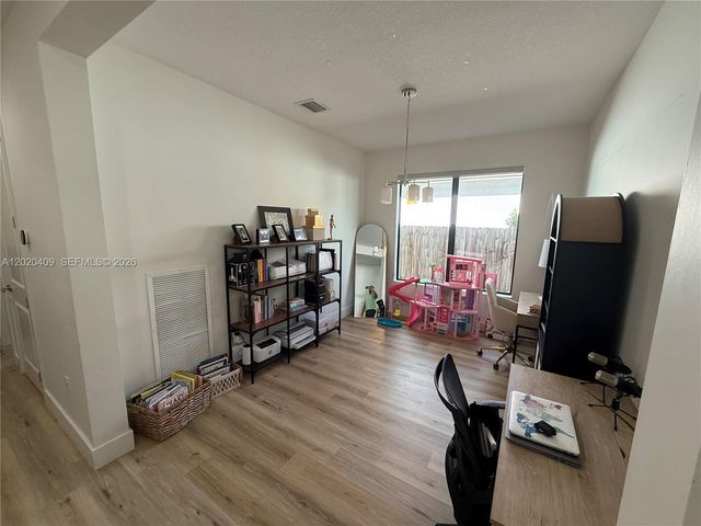 2945 SE 3rd St, Homestead, FL 33033