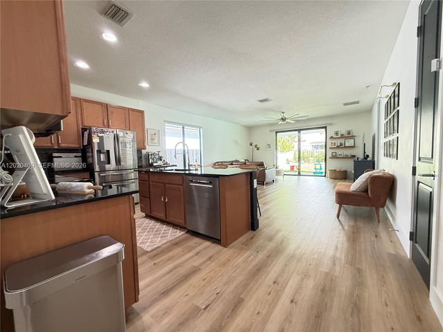 2945 SE 3rd St, Homestead, FL 33033