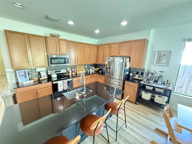 2945 SE 3rd St, Homestead, FL 33033