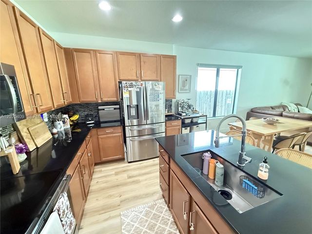 2945 SE 3rd St, Homestead, FL 33033
