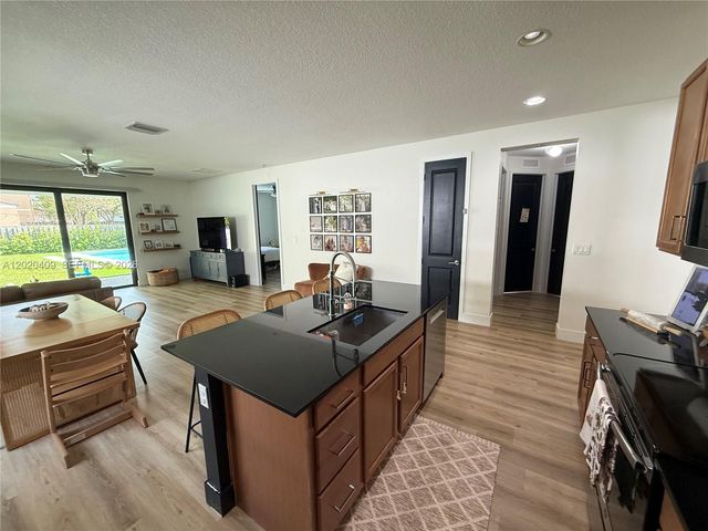 2945 SE 3rd St, Homestead, FL 33033