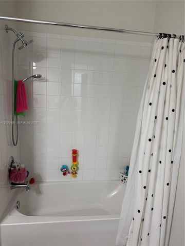 2945 SE 3rd St, Homestead, FL 33033