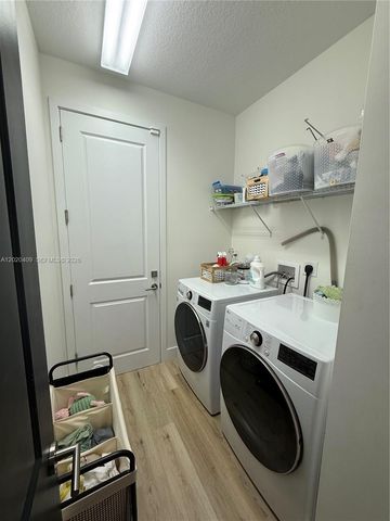 2945 SE 3rd St, Homestead, FL 33033