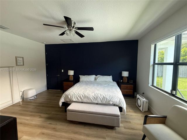 2945 SE 3rd St, Homestead, FL 33033