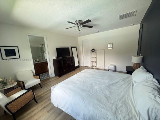 2945 SE 3rd St, Homestead, FL 33033
