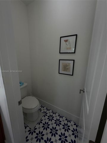 2945 SE 3rd St, Homestead, FL 33033
