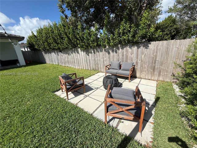 2945 SE 3rd St, Homestead, FL 33033