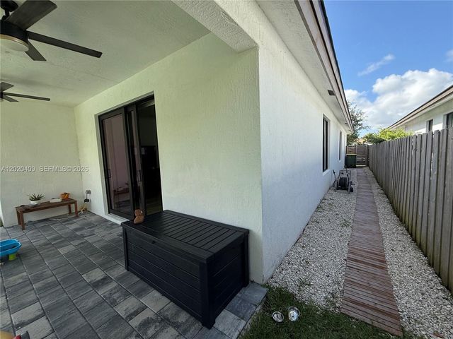 2945 SE 3rd St, Homestead, FL 33033