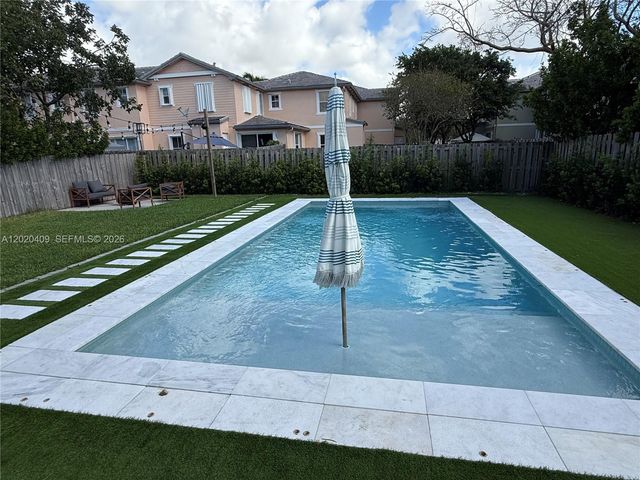 2945 SE 3rd St, Homestead, FL 33033