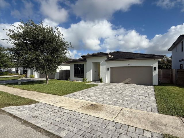 2945 SE 3rd St, Homestead, FL 33033