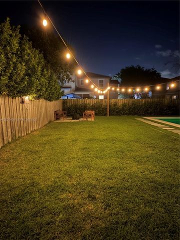 2945 SE 3rd St, Homestead, FL 33033