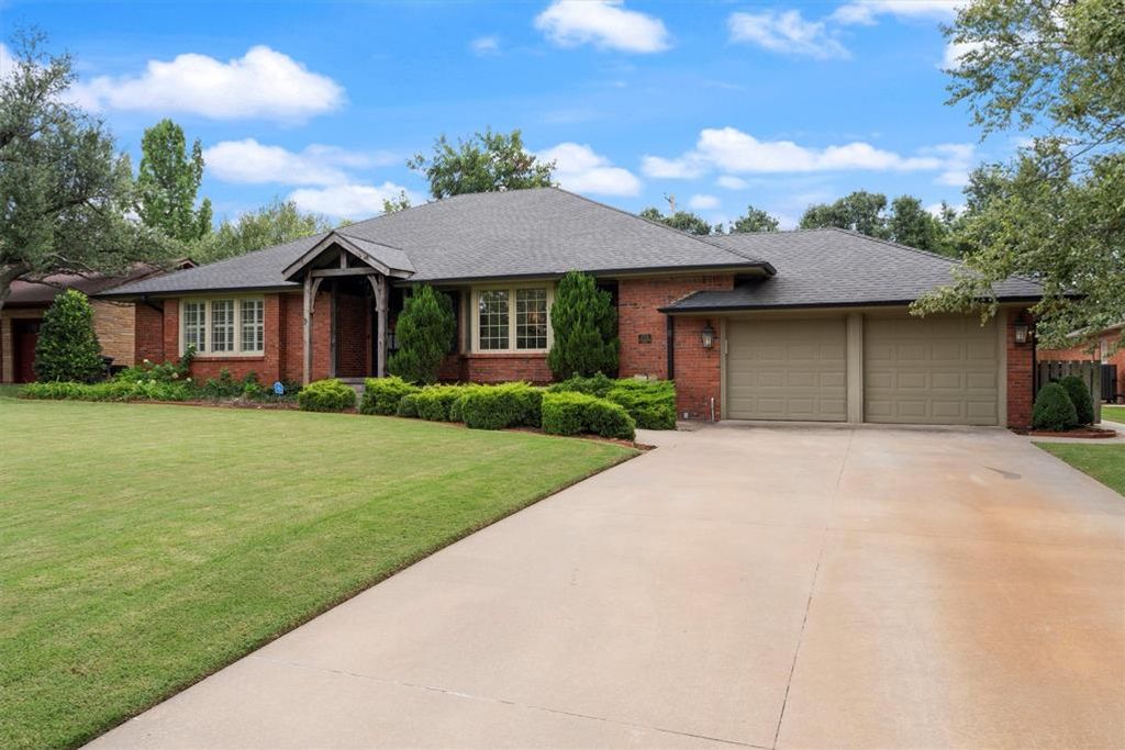 1724 Dorchester Drive, Nichols Hills, OK 73120