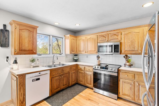 840 E Gaslight Drive, Springfield, MO 65810