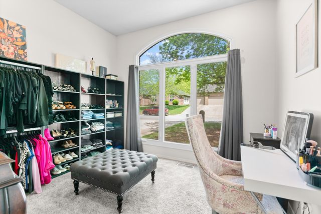 840 E Gaslight Drive, Springfield, MO 65810