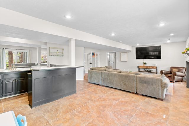 840 E Gaslight Drive, Springfield, MO 65810