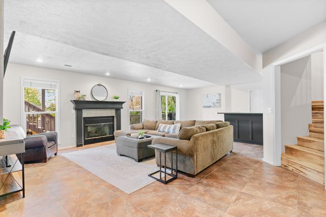 840 E Gaslight Drive, Springfield, MO 65810