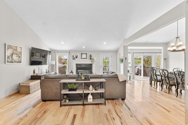 840 E Gaslight Drive, Springfield, MO 65810