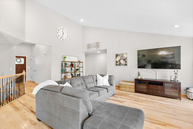 840 E Gaslight Drive, Springfield, MO 65810