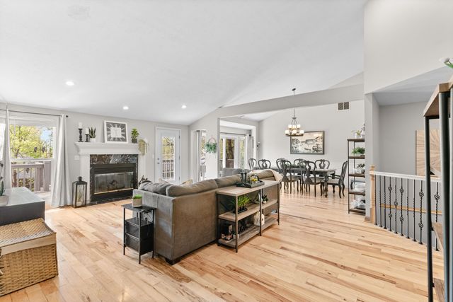 840 E Gaslight Drive, Springfield, MO 65810