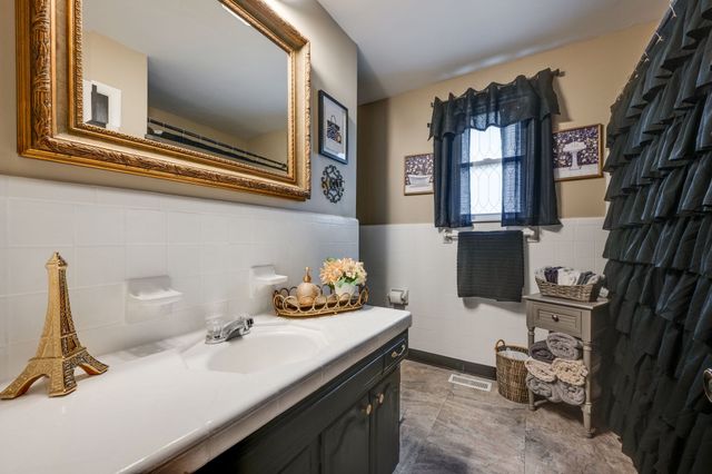 6708 Hwy 100, Bon Aqua, TN 37025