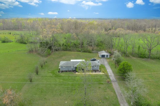 6708 Hwy 100, Bon Aqua, TN 37025