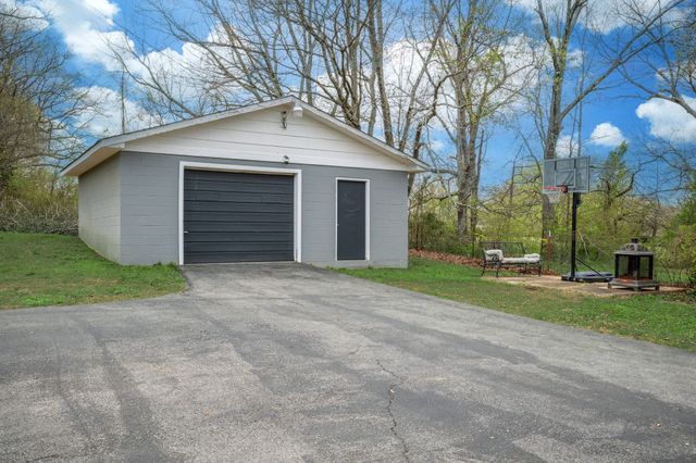 6708 Hwy 100, Bon Aqua, TN 37025