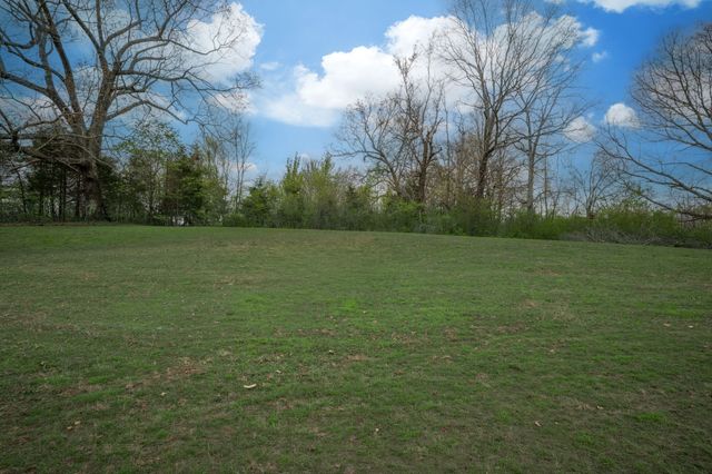 6708 Hwy 100, Bon Aqua, TN 37025