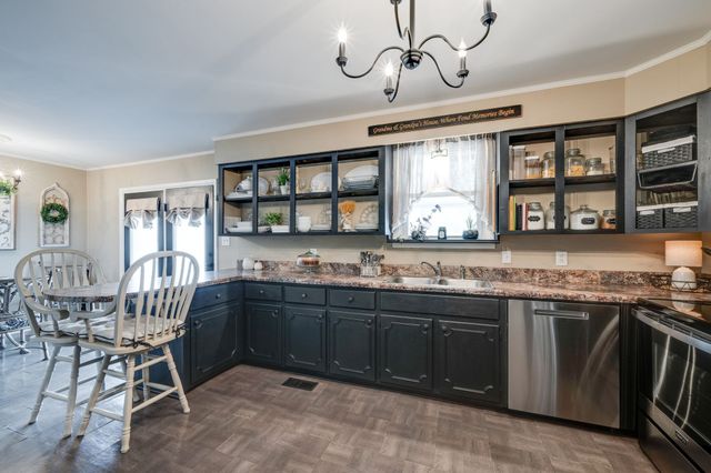 6708 Hwy 100, Bon Aqua, TN 37025