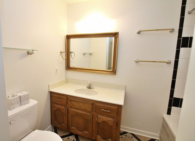 2117 Mockingbird Ln Apt A, Springfield, TN 37172