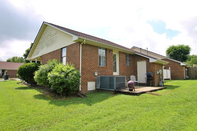 2117 Mockingbird Ln Apt A, Springfield, TN 37172
