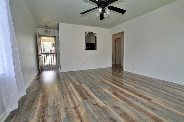 2117 Mockingbird Ln Apt A, Springfield, TN 37172