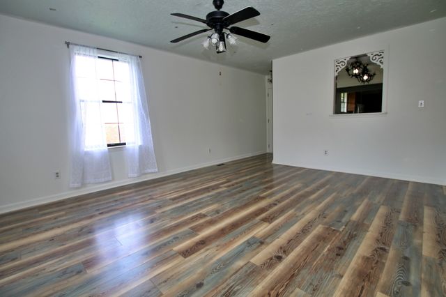 2117 Mockingbird Ln Apt A, Springfield, TN 37172
