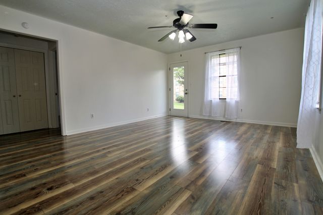 2117 Mockingbird Ln Apt A, Springfield, TN 37172