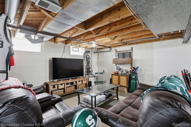 2920 Hubbard Street, Dearborn, MI 48124