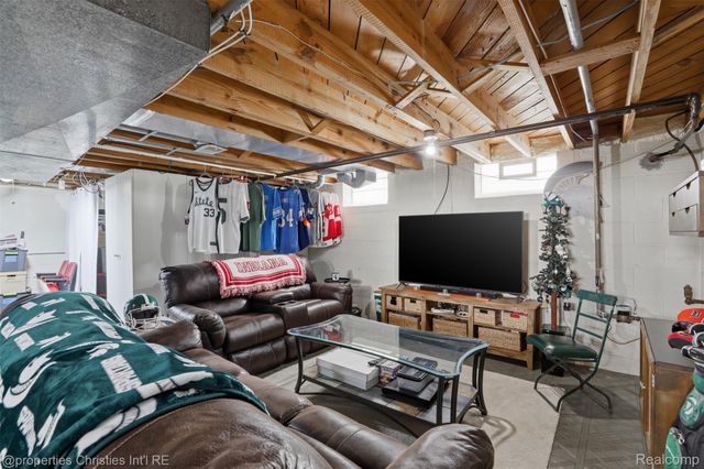 2920 Hubbard Street, Dearborn, MI 48124