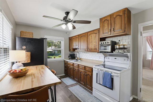 2920 Hubbard Street, Dearborn, MI 48124