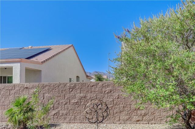 2416 Great Auk Avenue, North Las Vegas, NV 89084